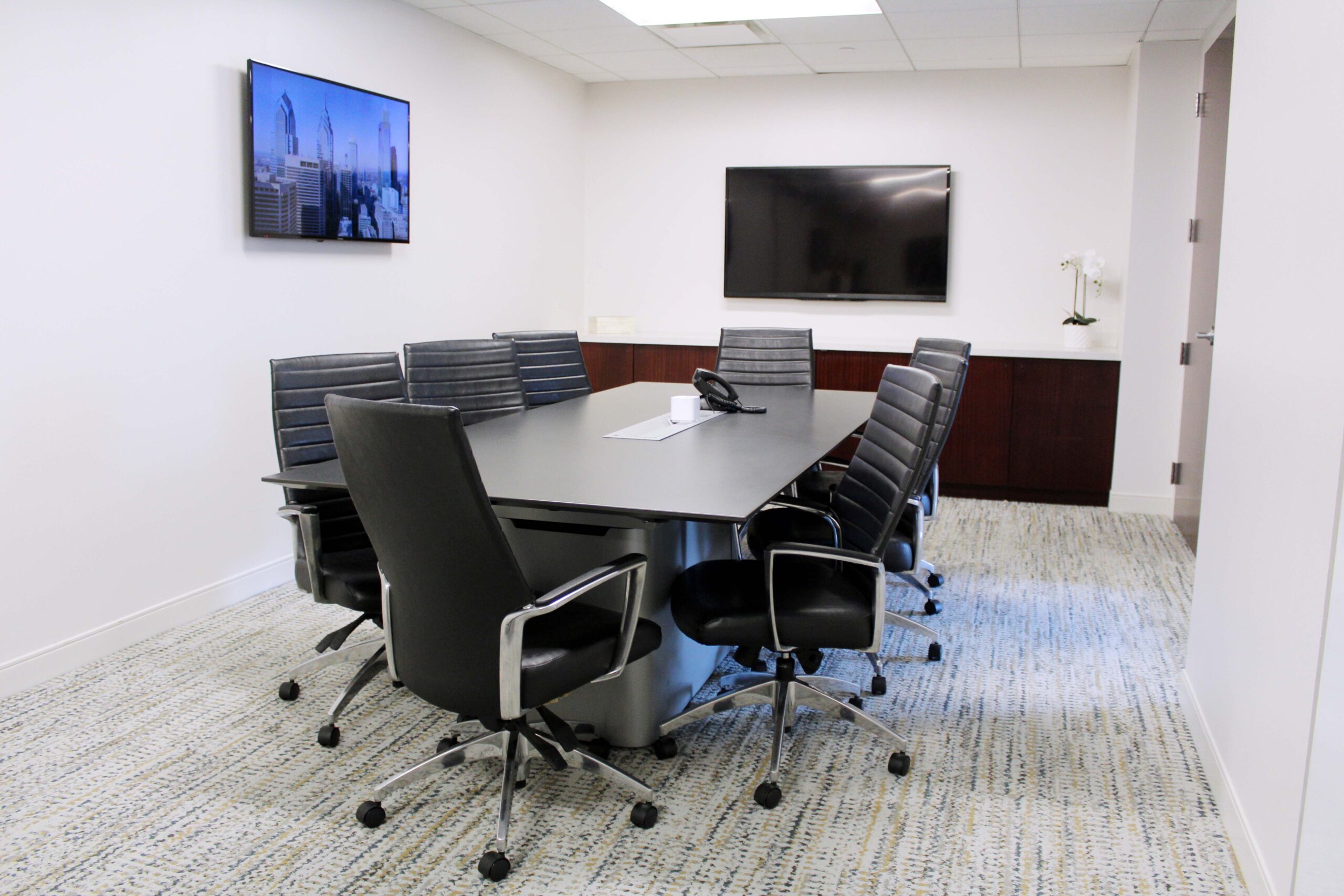 Philadelphia conference room B for rent by the hour